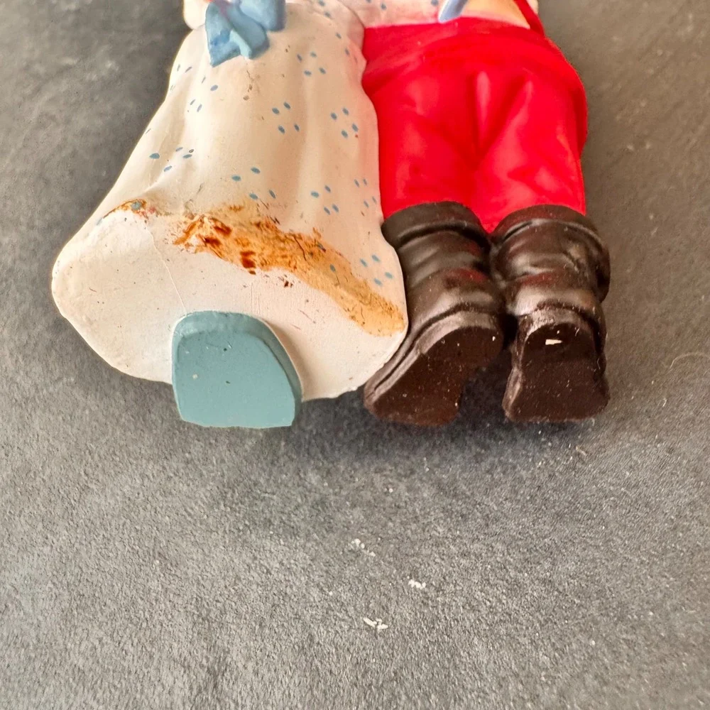 1994 Hallmark Ornament Mr. And Mrs. Santa Claus #9 A Handwarming‎ Present